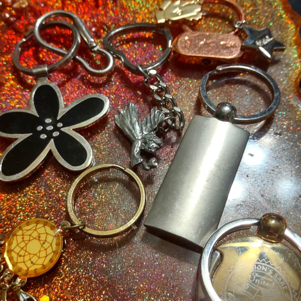 Really adorable lot of vintage metal keychains and one purse fob